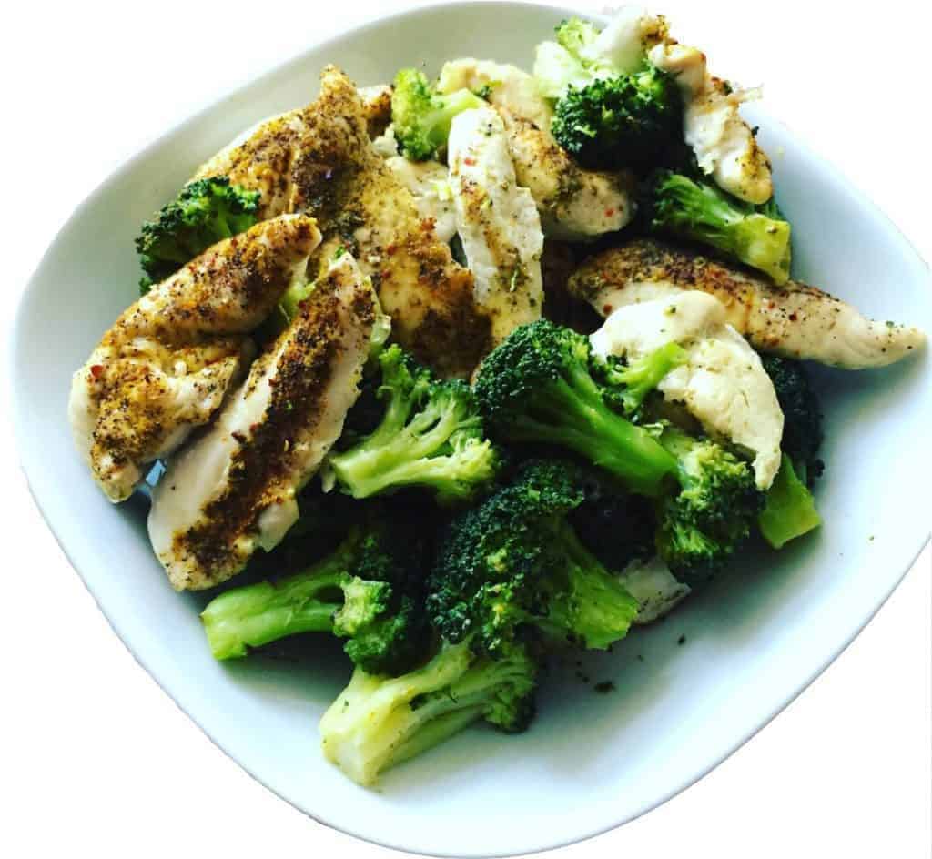 hähnchen mit brokkoli low carb gesund frisch katawan