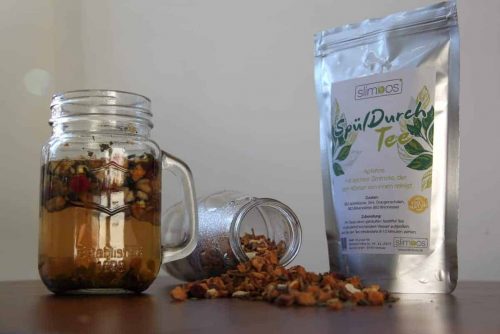 SpuelDurch Tee slimbos test erfahrungsbericht apfel zimt orangenschale brennnessel in glas stueckchen mit verpackung